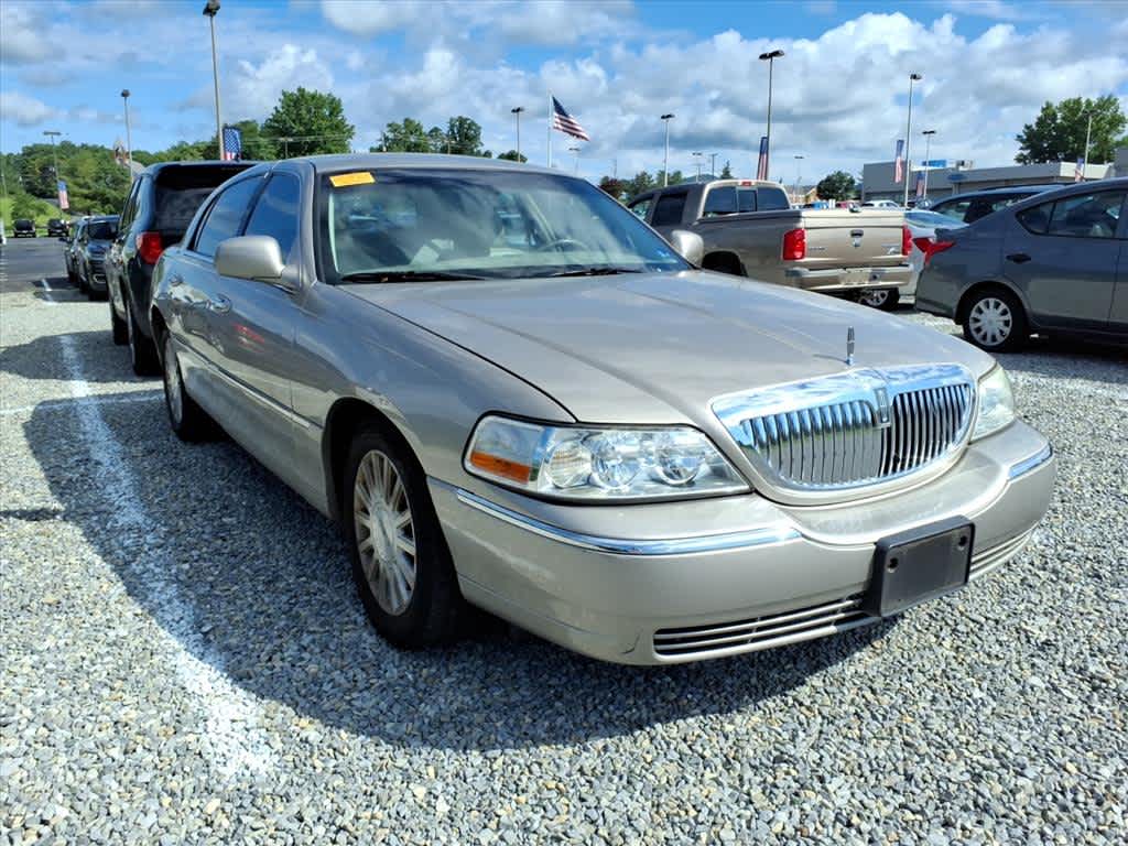 2003 Lincoln Town Car Executive
