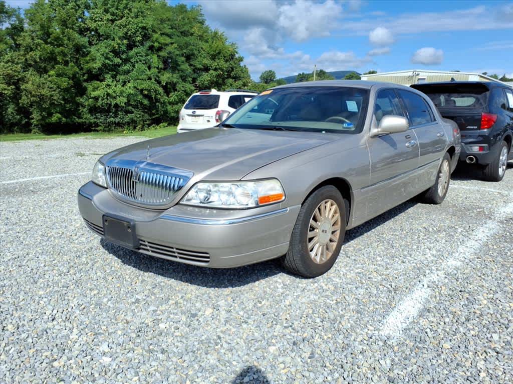 2003 Lincoln Town Car Executive