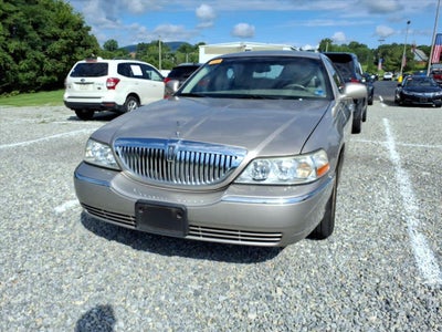 2003 Lincoln Town Car Executive