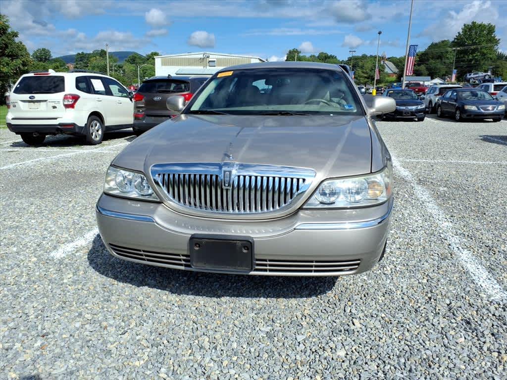 2003 Lincoln Town Car Executive