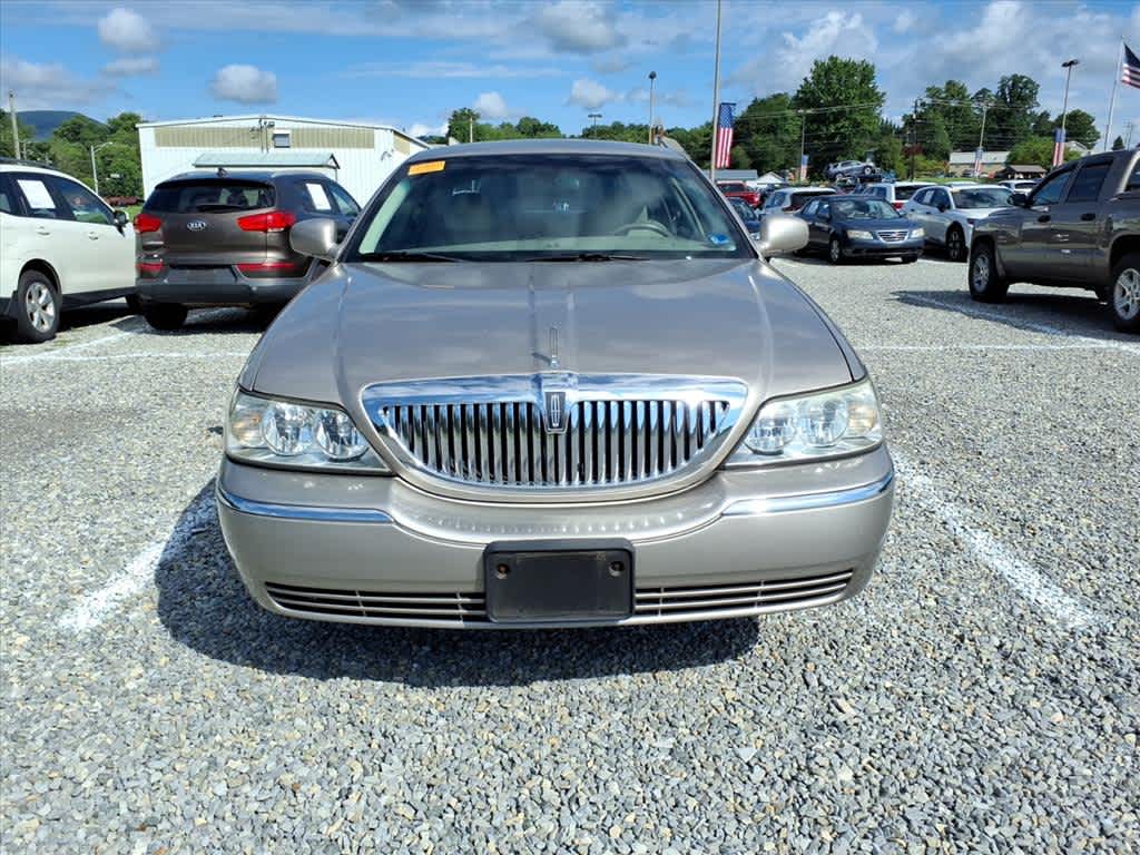 2003 Lincoln Town Car Executive