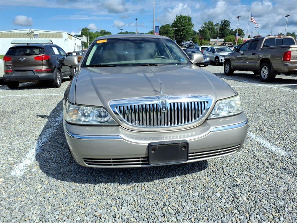 2003 Lincoln Town Car Executive