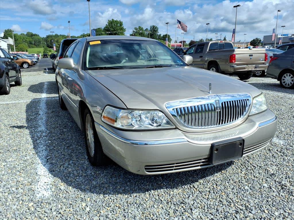 2003 Lincoln Town Car Executive