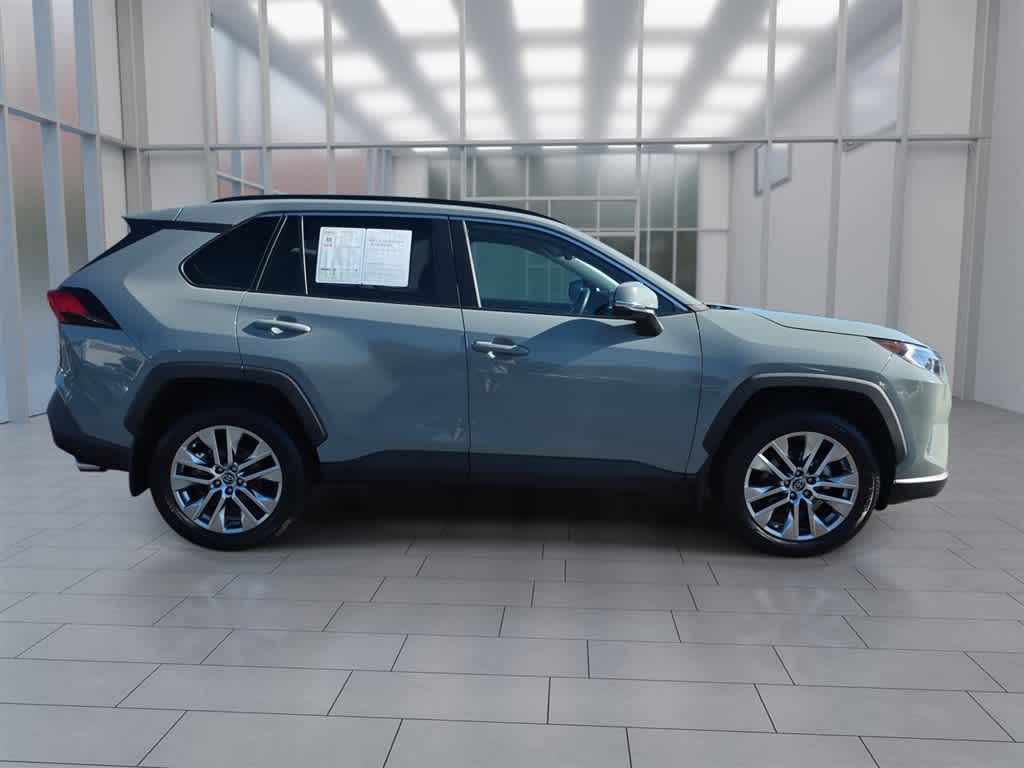 2020 Toyota RAV4 XLE Premium