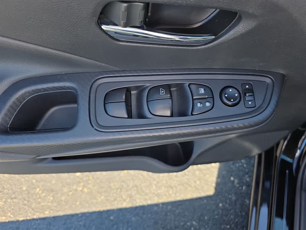 2023 Nissan Versa SV