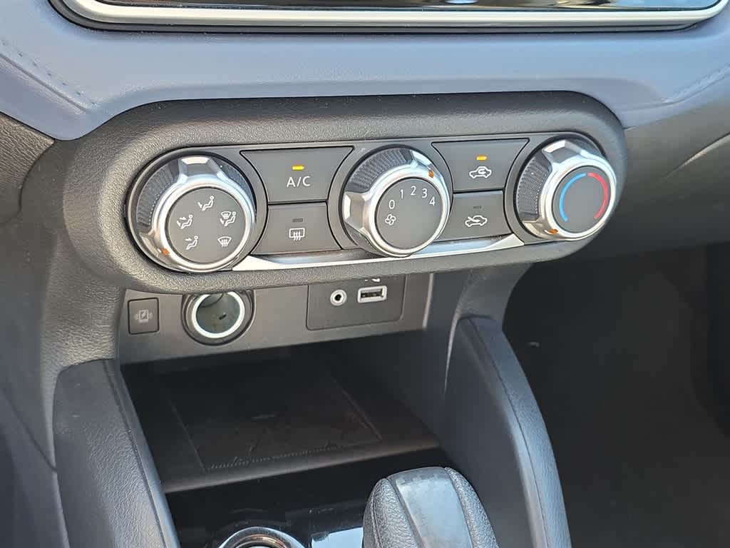 2023 Nissan Versa SV