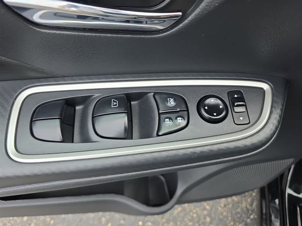 2024 Nissan Versa SR
