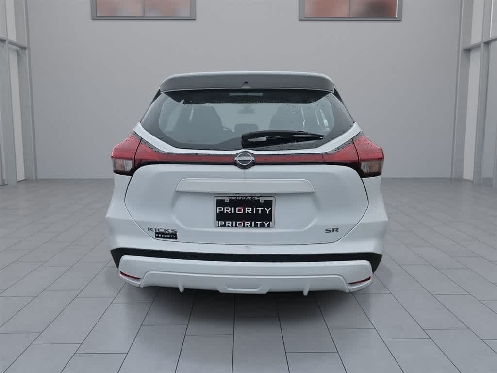 2024 Nissan Kicks SR