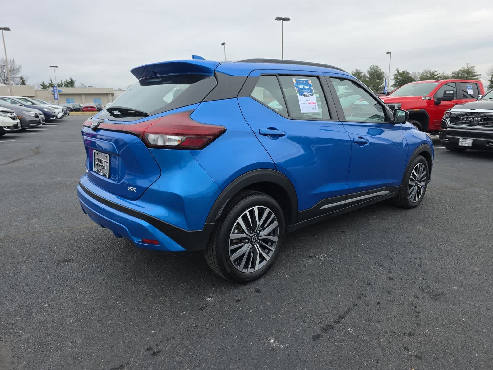 2024 Nissan Kicks SR