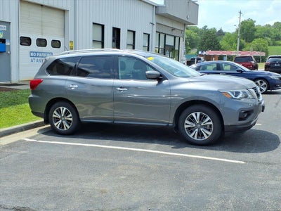 2017 Nissan Pathfinder S