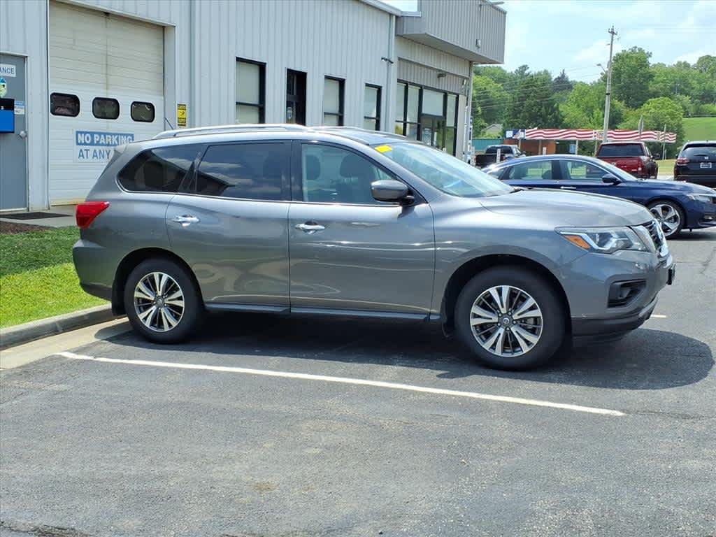 2017 Nissan Pathfinder S