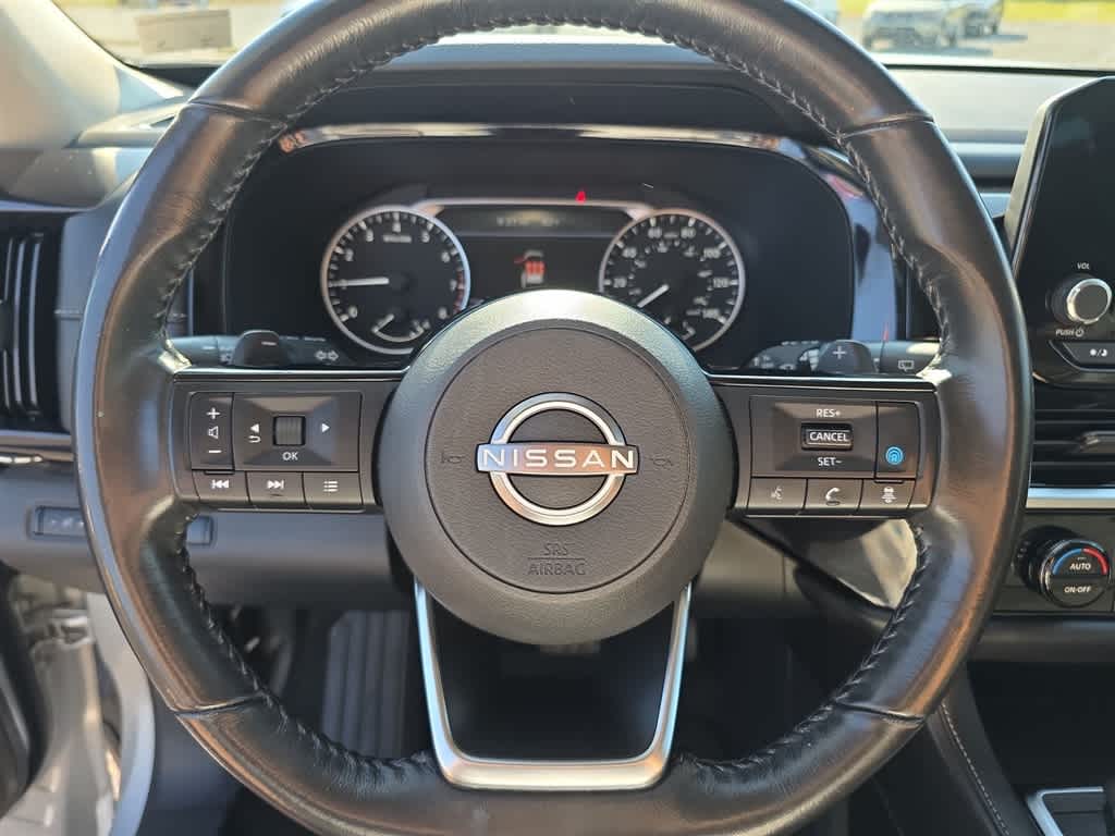 2022 Nissan Pathfinder SV
