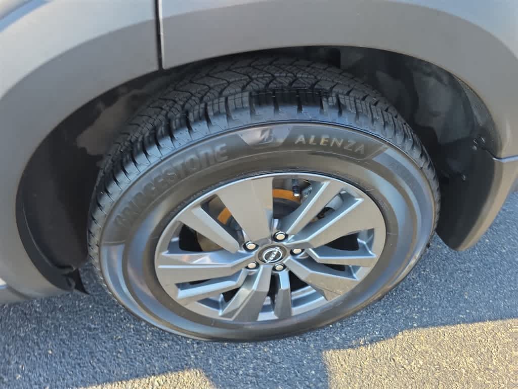 2022 Nissan Pathfinder SV