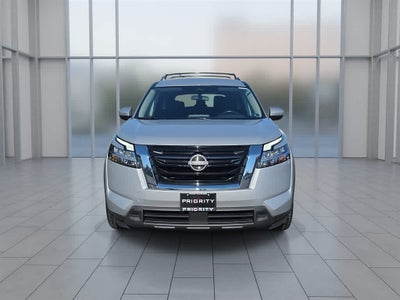 2022 Nissan Pathfinder SV