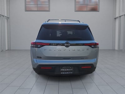 2022 Nissan Pathfinder SV