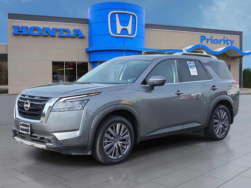 2023 Nissan Pathfinder SL