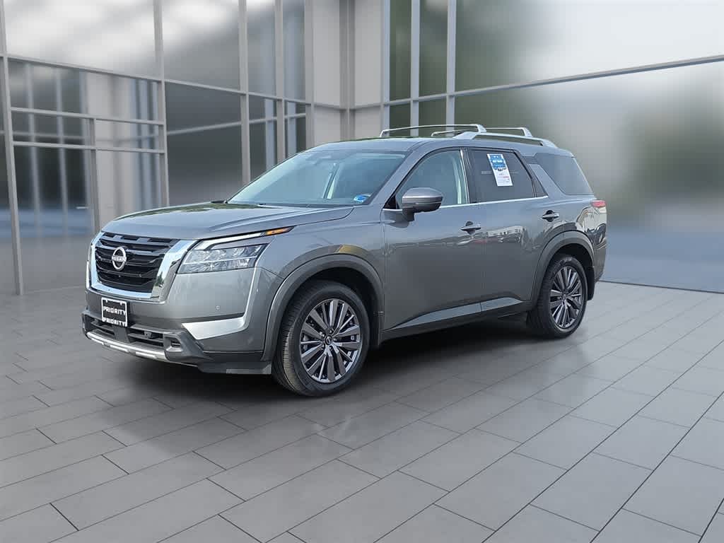 2023 Nissan Pathfinder SL