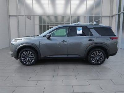 2023 Nissan Pathfinder SL