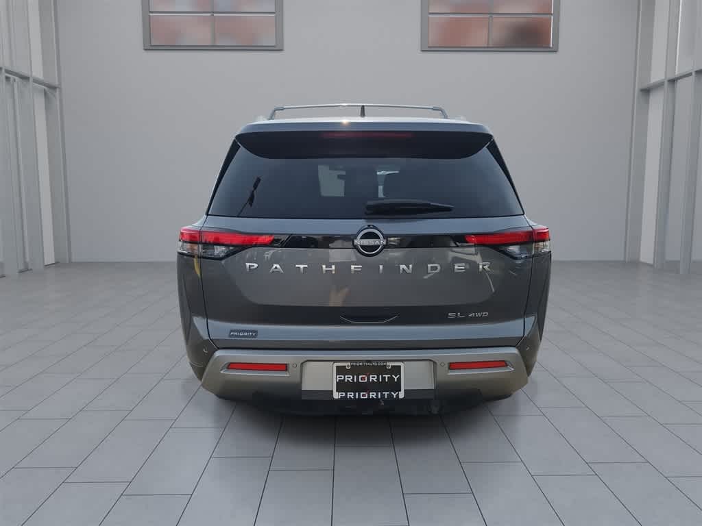 2023 Nissan Pathfinder SL