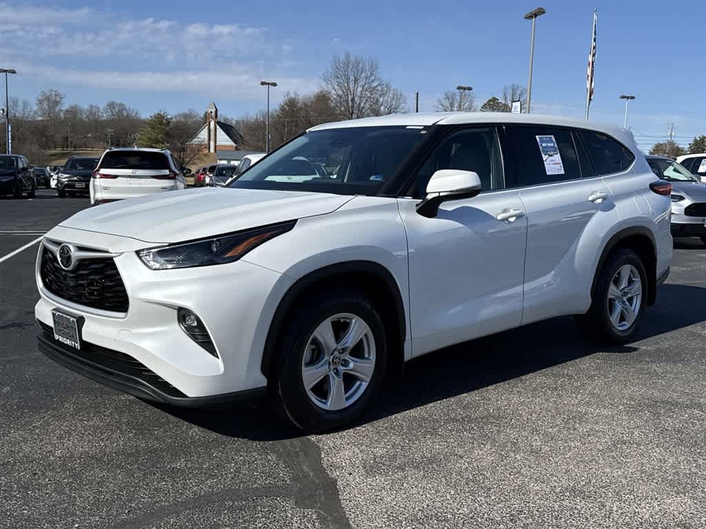 2022 Toyota Highlander LE