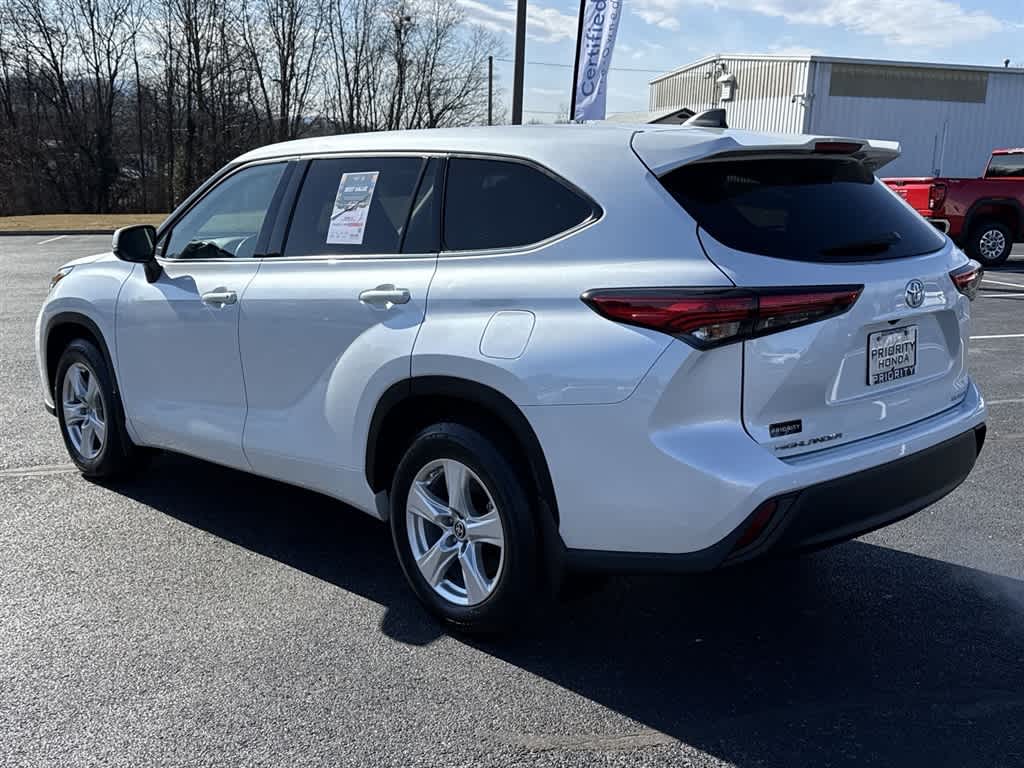 2022 Toyota Highlander LE