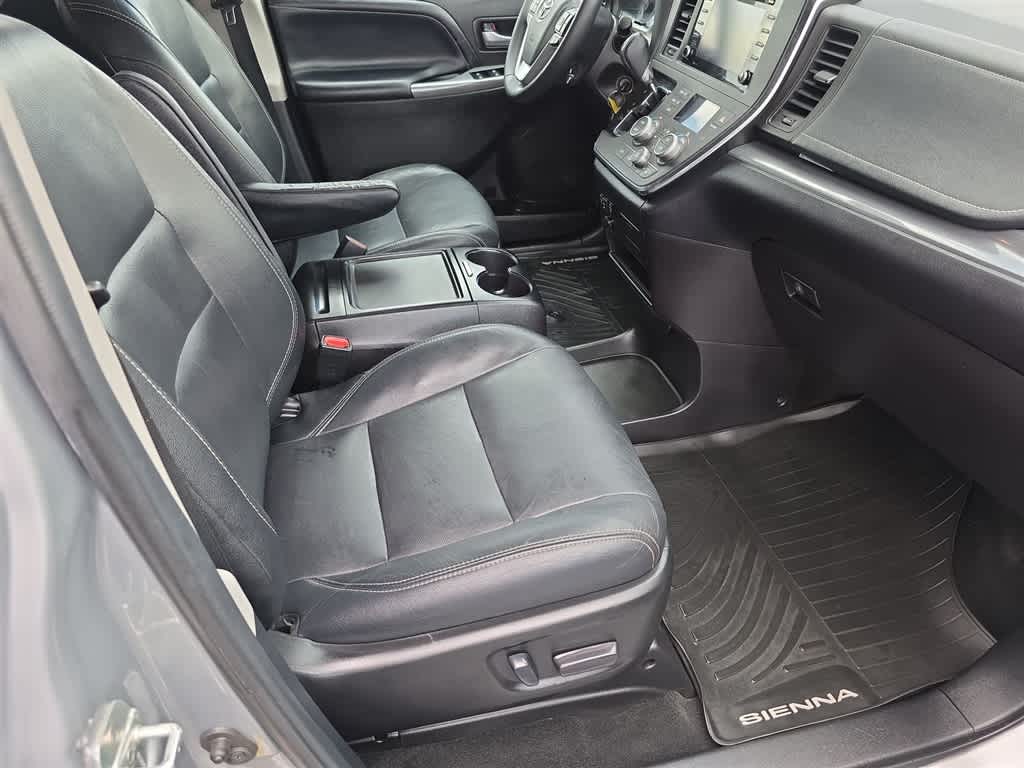 2019 Toyota Sienna SE