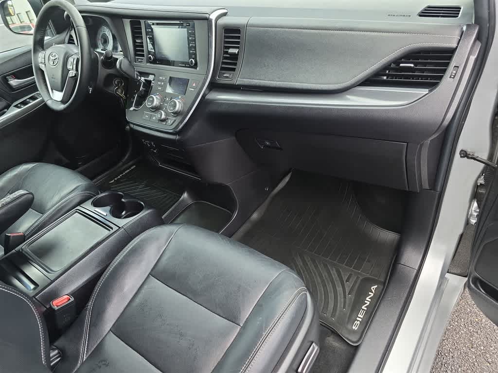 2019 Toyota Sienna SE