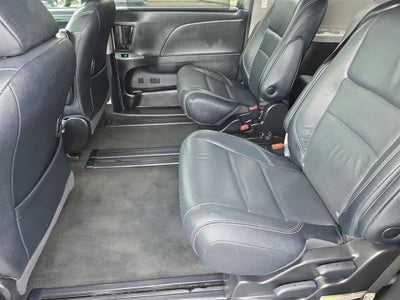 2019 Toyota Sienna SE