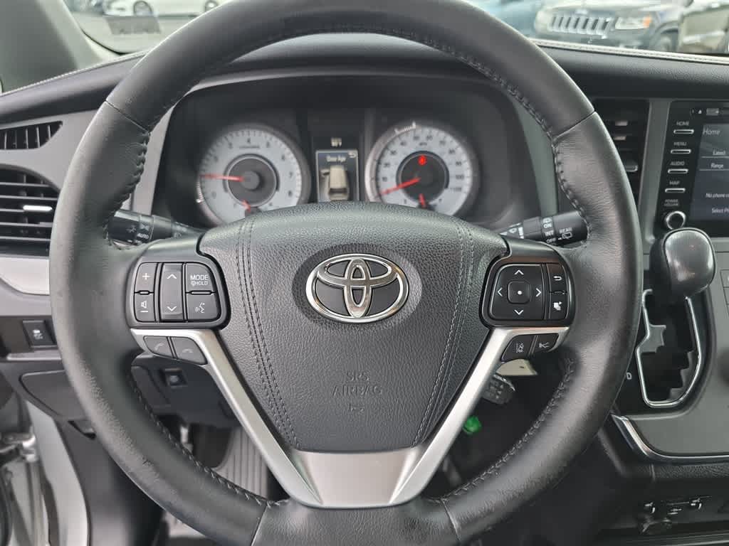 2019 Toyota Sienna SE