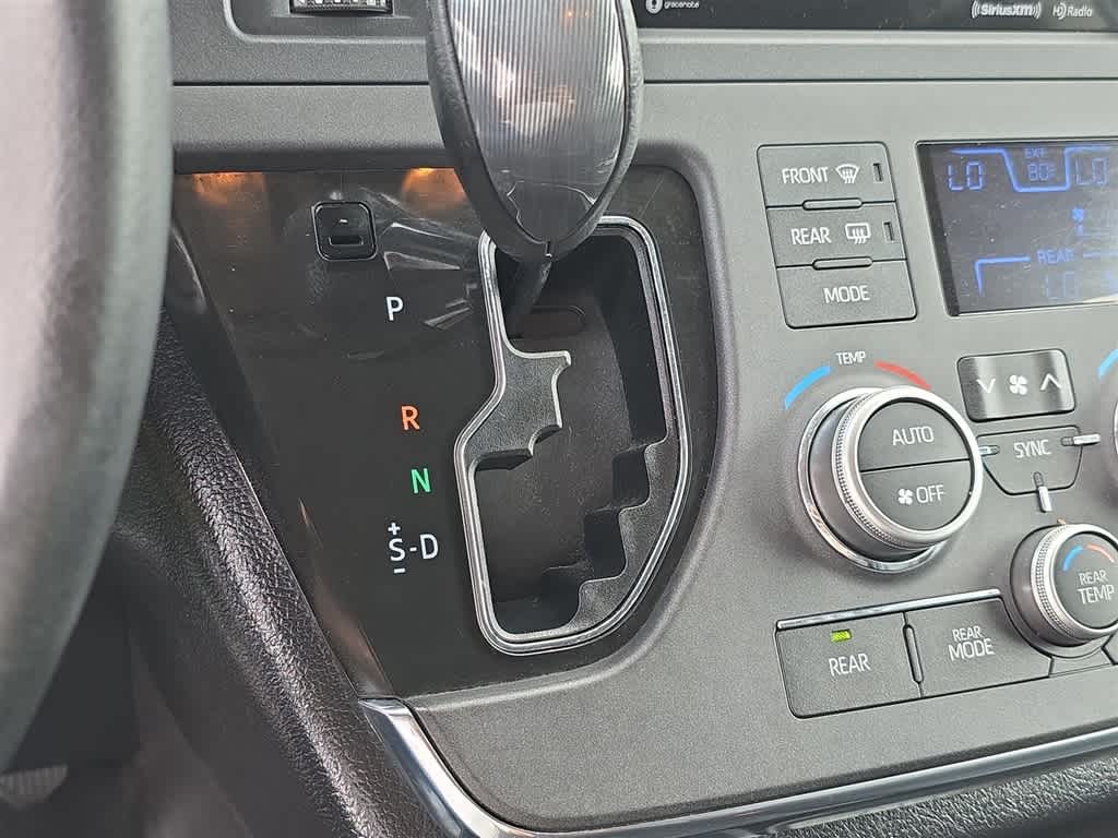 2019 Toyota Sienna SE