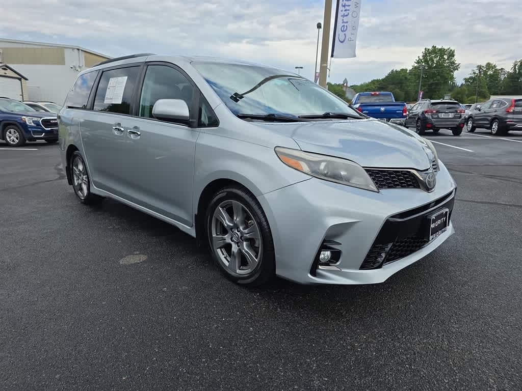 2019 Toyota Sienna SE