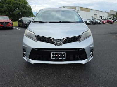 2019 Toyota Sienna SE