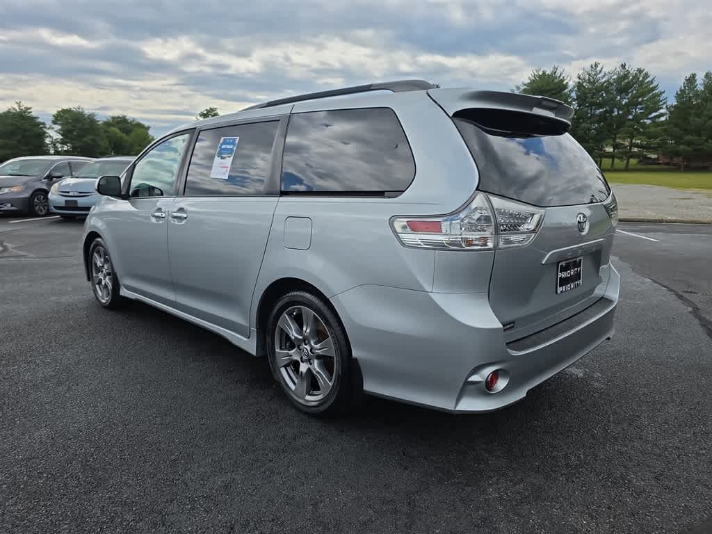 2019 Toyota Sienna SE