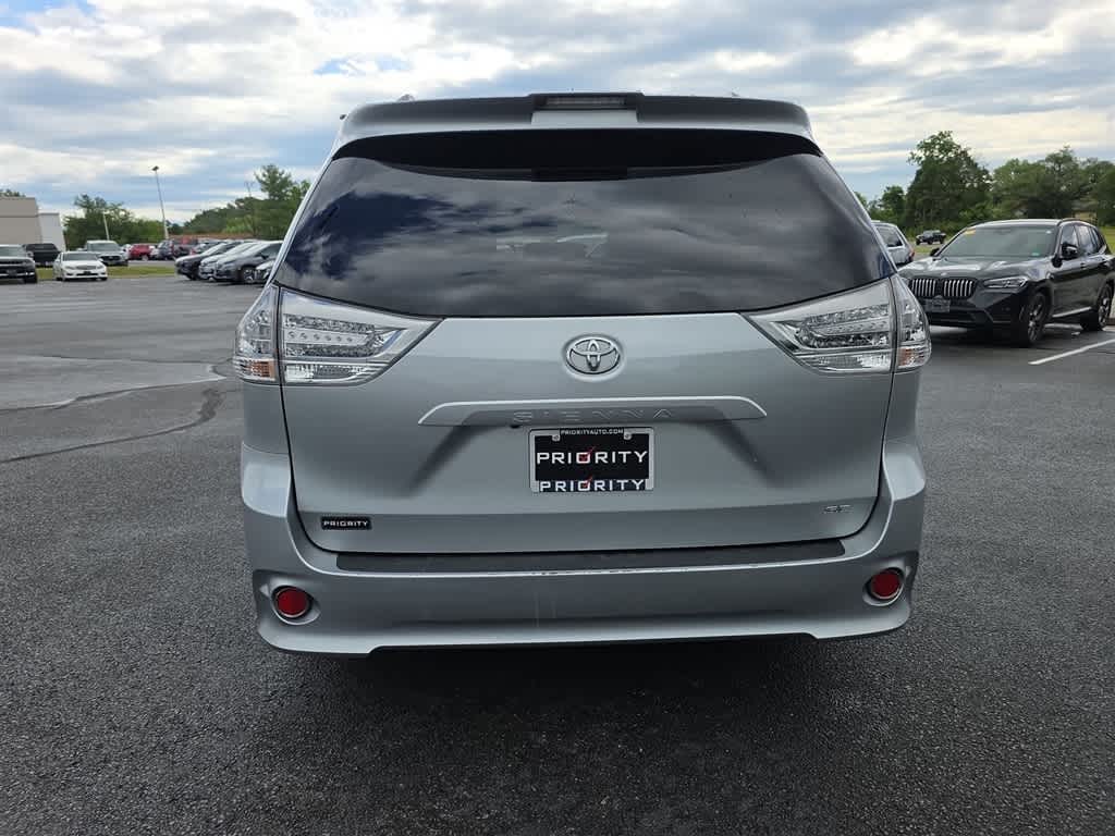 2019 Toyota Sienna SE