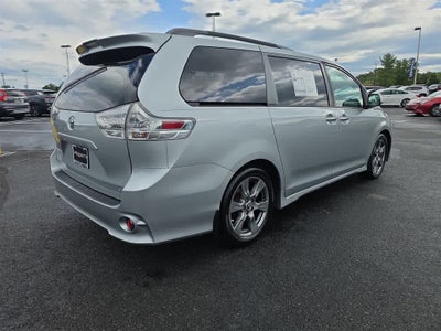2019 Toyota Sienna SE