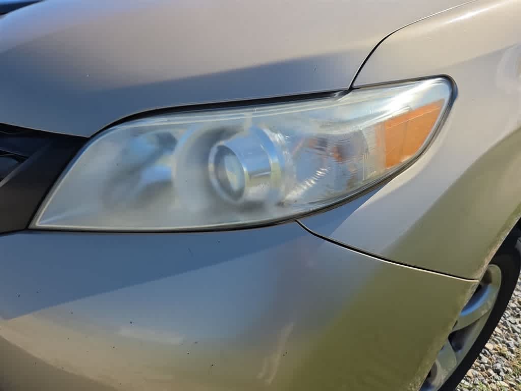 2011 Toyota Sienna Base