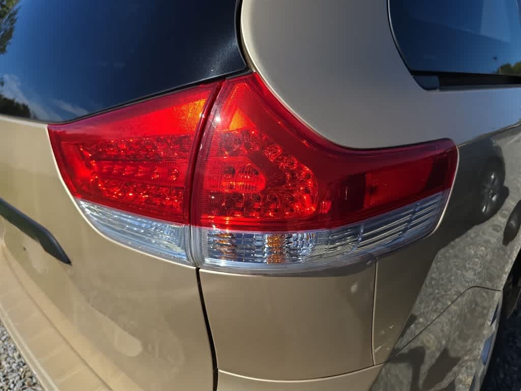 2011 Toyota Sienna Base