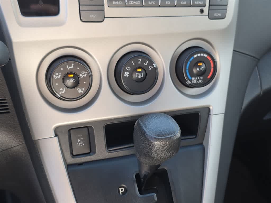 2009 Pontiac Vibe Base