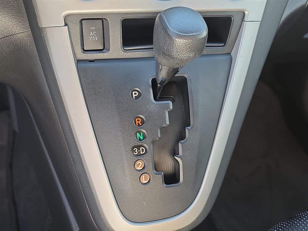 2009 Pontiac Vibe Base