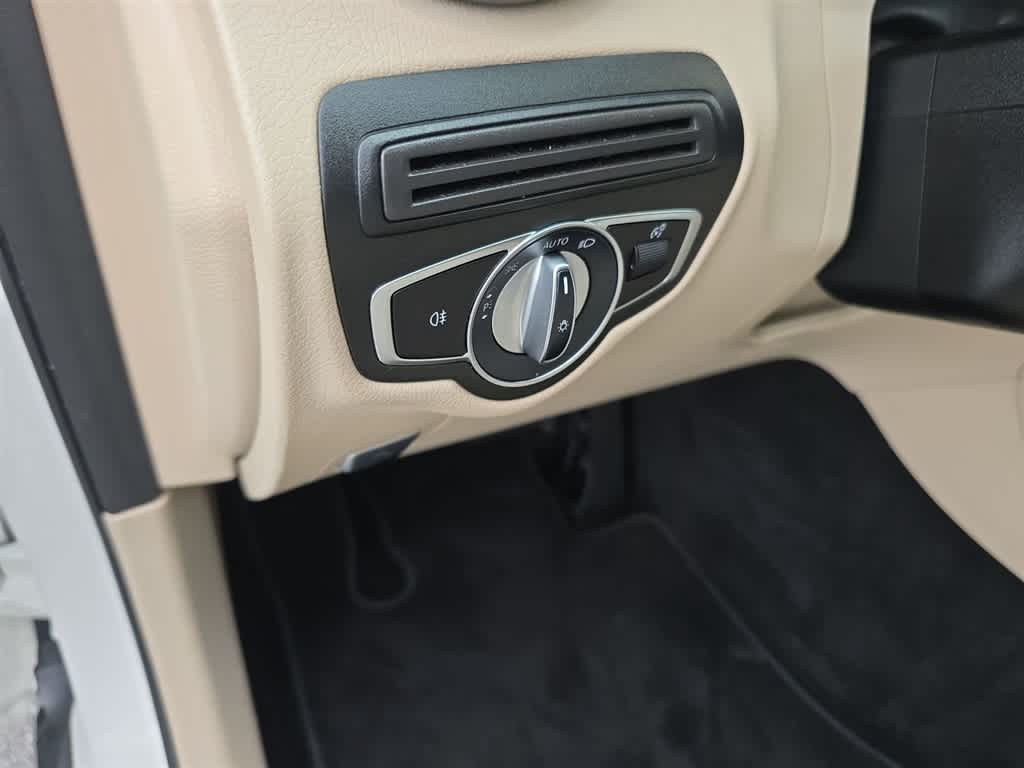 2021 Mercedes-Benz GLC 300 GLC 300