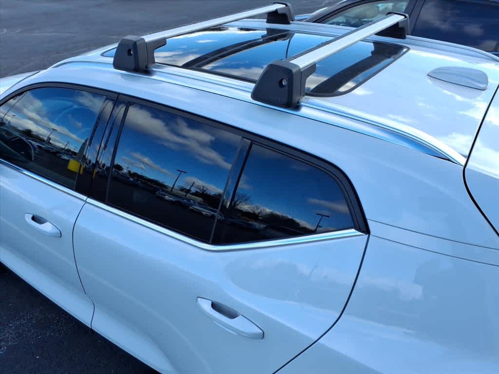 2024 Volvo XC40 Ultimate Bright Theme