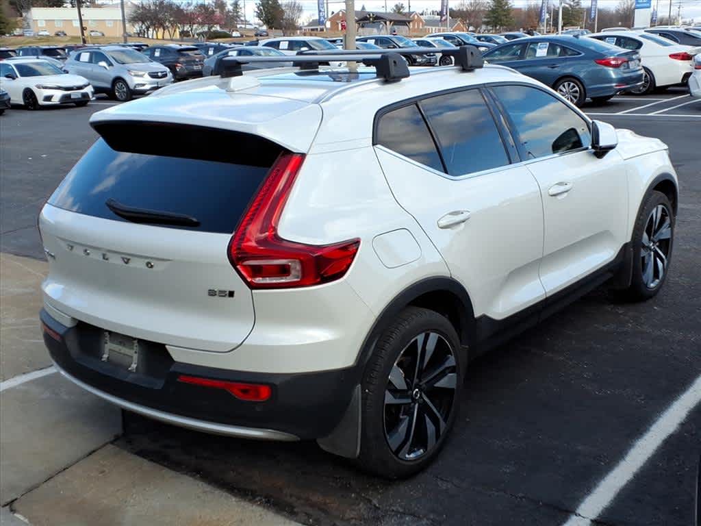 2024 Volvo XC40 Ultimate Bright Theme